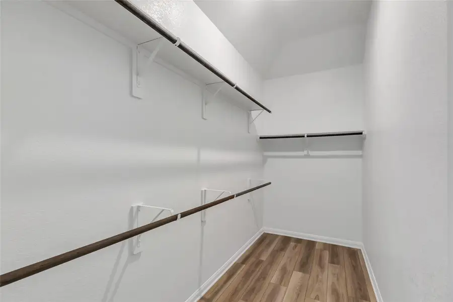 Spacious, unfurnished interior of a new home in , Tomball (Image 17). Spacious, unfurnished interior of a new home in , Tomball (Image 17).