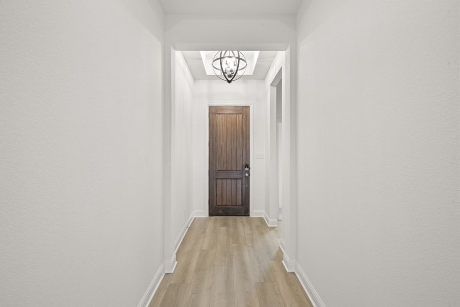 Spacious, unfurnished interior of a new home in Vista Point, Grandview (Image 12).