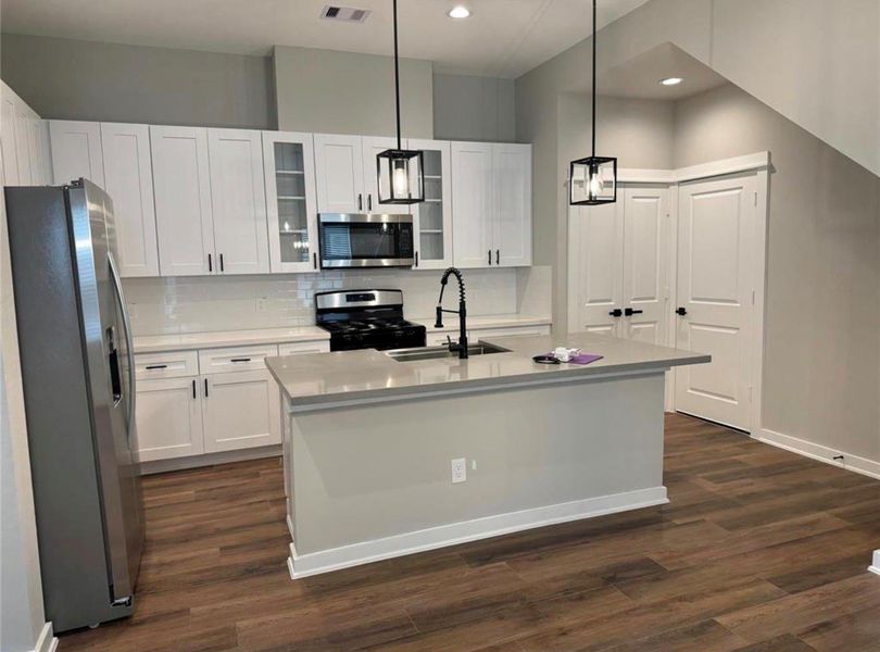 Furnished interior view inside a new home in 420 Benbrook, Houston (Image 6). Furnished interior view inside a new home in 420 Benbrook, Houston (Image 6).