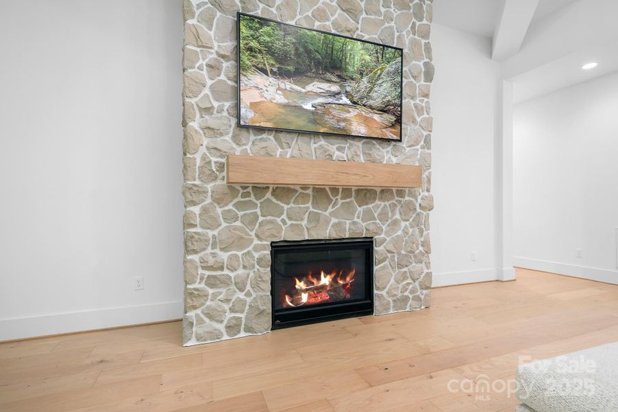 Image 43 of a home in .