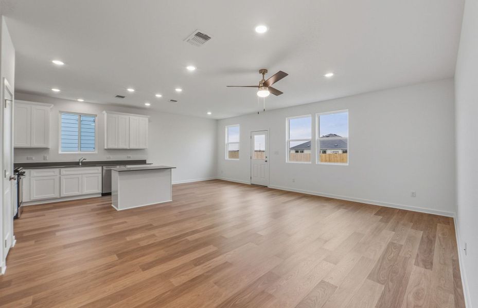 Spacious, unfurnished interior of a new home in Alto, San Marcos (Image 14).