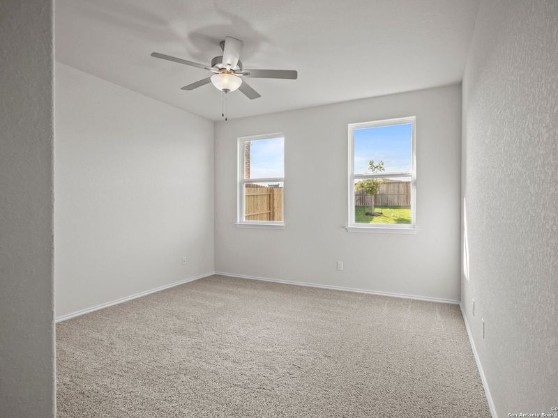 Spacious, unfurnished interior of a new home in Comanche Ridge, San Antonio (Image 24).