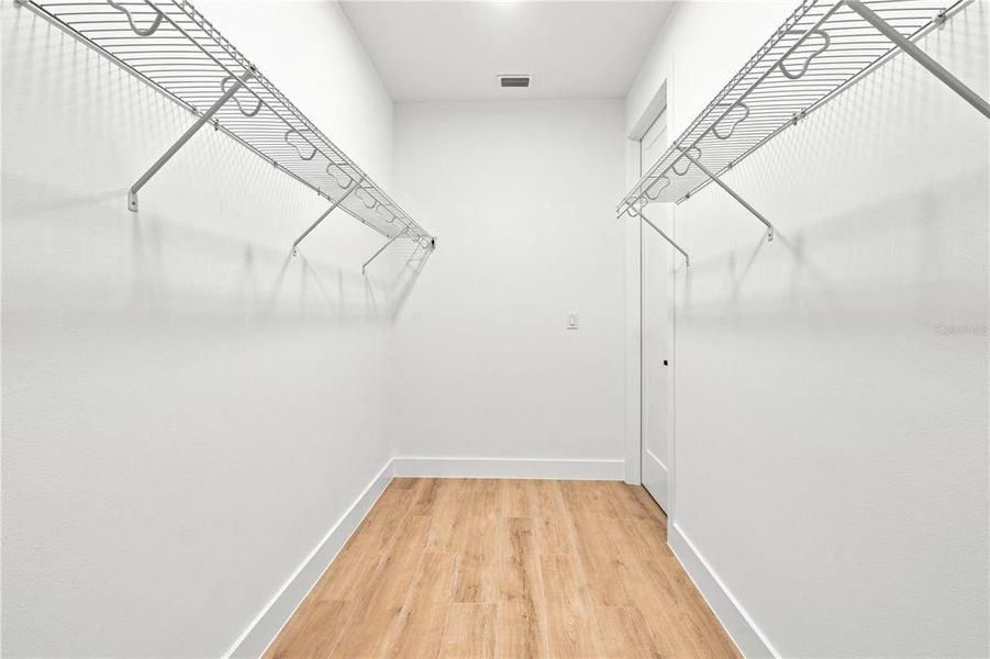 Spacious, unfurnished interior of a new home in , Belleview (Image 35).
