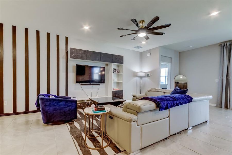 Furnished interior view inside a new home in , Wesley Chapel (Image 12).