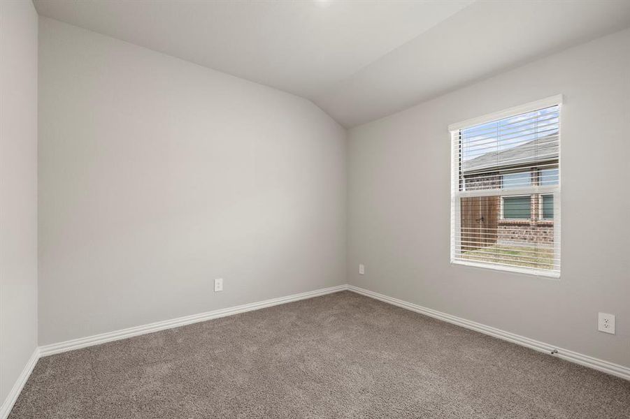 Spacious, unfurnished interior of a new home in Stonehaven, Seagoville (Image 22).