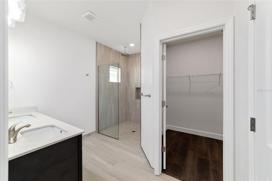 Furnished interior view inside a new home in , Gainesville (Image 5).