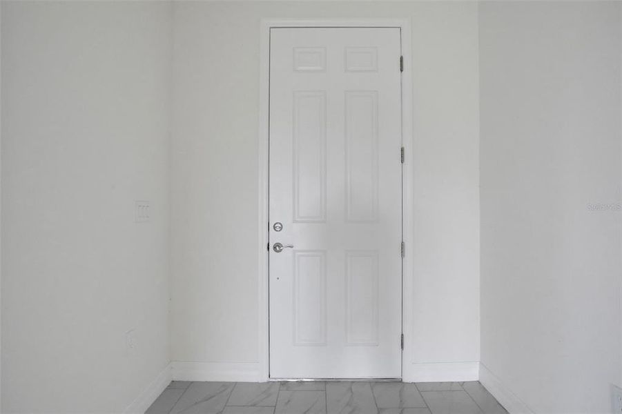 Spacious, unfurnished interior of a new home in Turnleaf, Punta Gorda (Image 11).