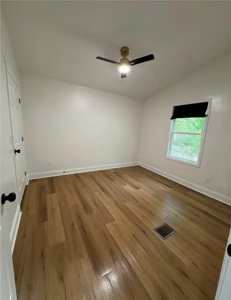 Spacious, unfurnished interior of a new home in , Conyers (Image 11).