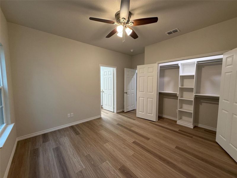 Spacious, unfurnished interior of a new home in , Longview (Image 12).