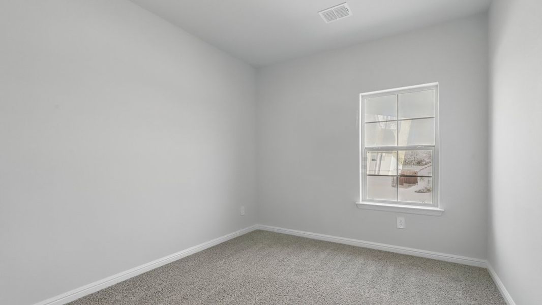 Spacious, unfurnished interior of a new home in The Canyons, Keene (Image 32).