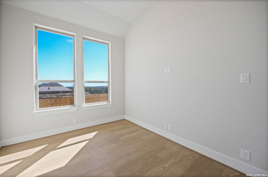 Spacious, unfurnished interior of a new home in Meyer Ranch, New Braunfels (Image 24).