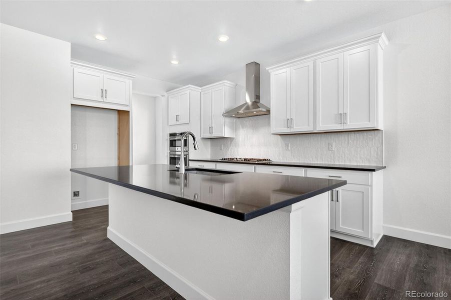 17095 W 92nd Loop ~ Ready Now!