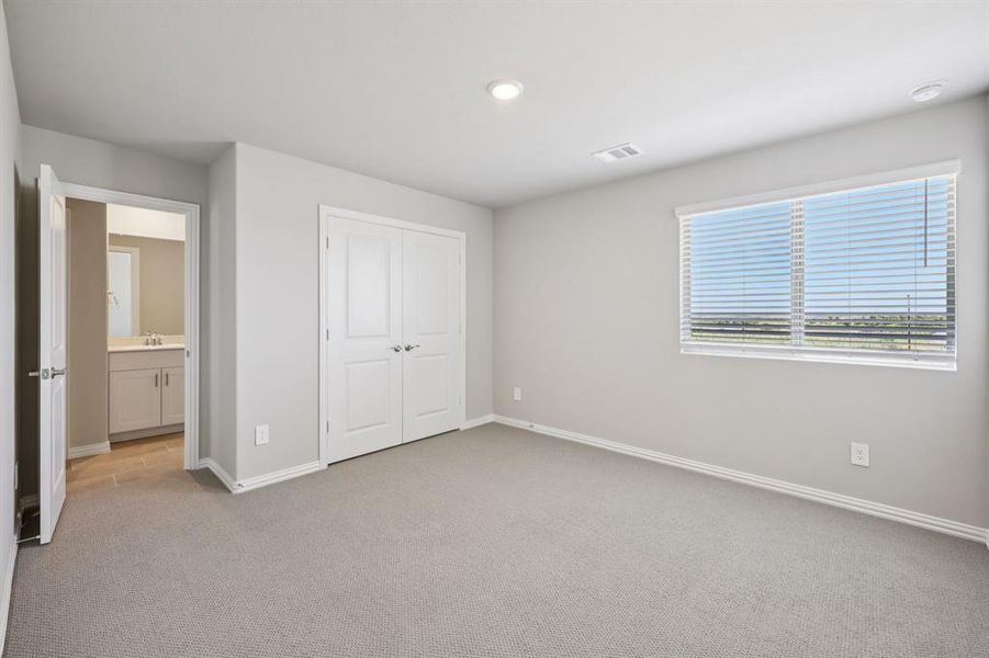 Photo is not of the actual home, but is an inspirational photo of builder’s model home and may depict options, furnishings, and/or decorator features that are not included. Photo is not of the actual home, but is an inspirational photo of builder’s model home and may depict options, furnishings, and/or decorator features that are not included.