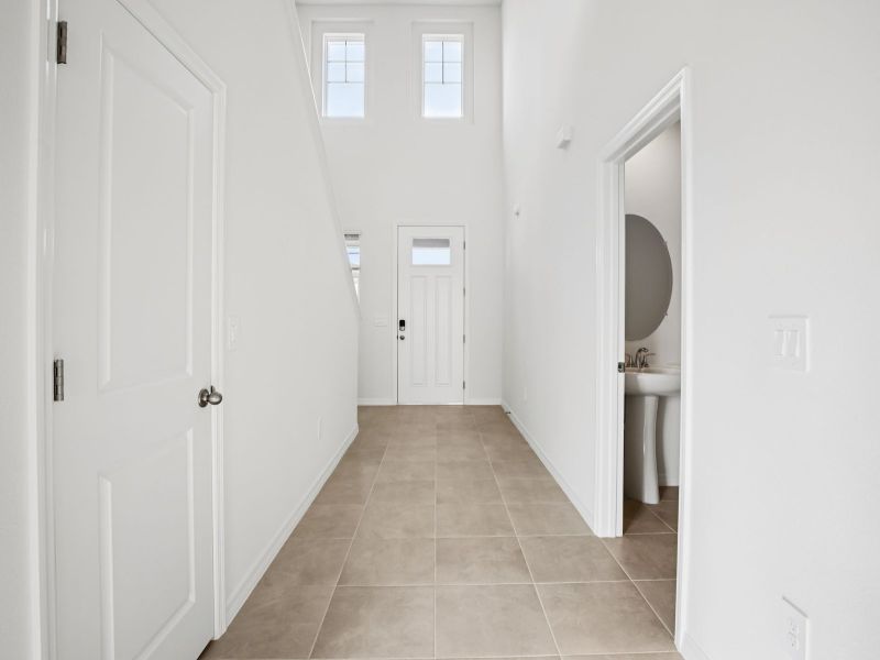 Spacious, unfurnished interior of a new home in Oakfield Trails - Premier Series, Parrish (Image 16).