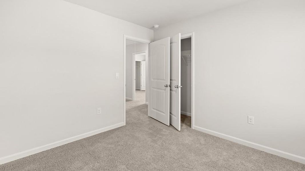 Spacious, unfurnished interior of a new home in Mountain Park, Dahlonega (Image 15).