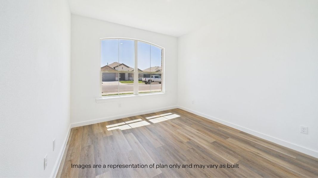 Spacious, unfurnished interior of a new home in Westmont, Lubbock (Image 24).