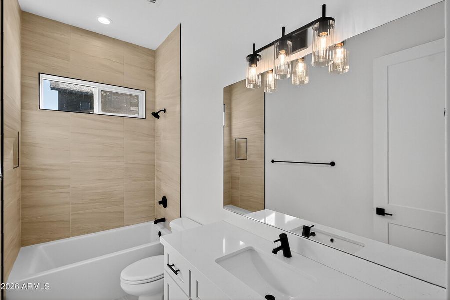 lot_8_timber_sky_sirius_2013_bath2