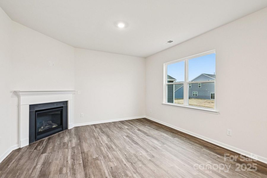 Spacious, unfurnished interior of a new home in Laurelbrook, Sherrills Ford (Image 12).