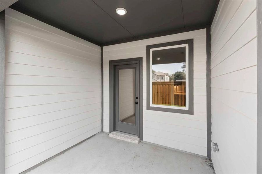 Exterior details and patio area of a home in Sereno Oaks at Buckner Terrace, Dallas (Image 4).