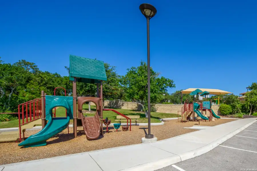 Community amenities in , San Antonio (Image 19).