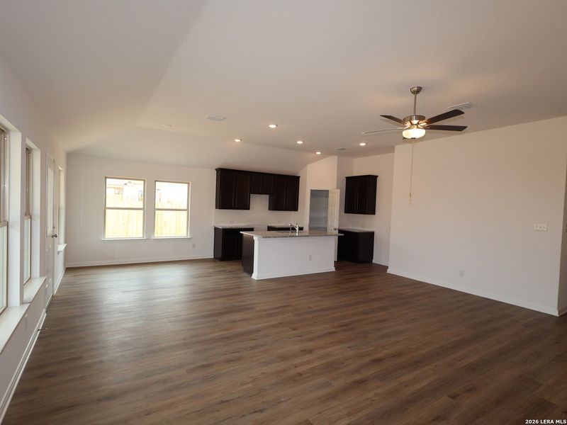 Spacious, unfurnished interior of a new home in Hickory Ridge, Elmendorf (Image 39). Spacious, unfurnished interior of a new home in Hickory Ridge, Elmendorf (Image 39).