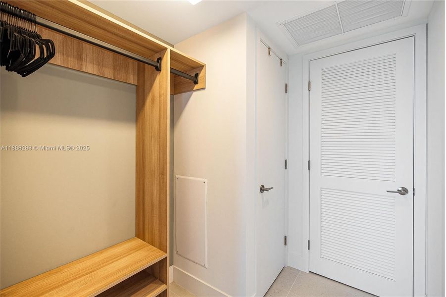 Spacious, unfurnished interior of a new home in , Miami (Image 23).