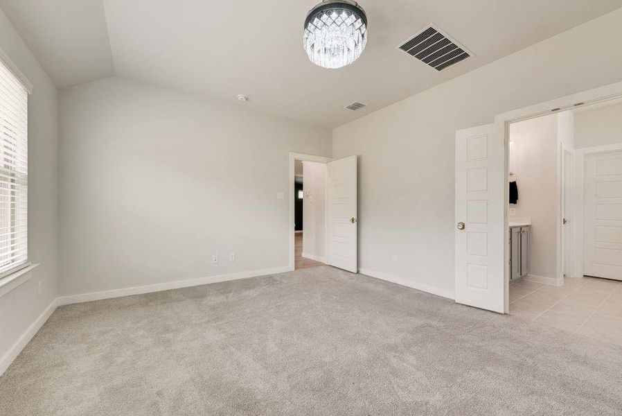 Spacious, unfurnished interior of a new home in Tesoro at Chisholm Trail Ranch, Crowley (Image 24).