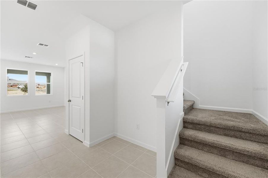 Spacious, unfurnished interior of a new home in Rainwood, Clermont (Image 15).