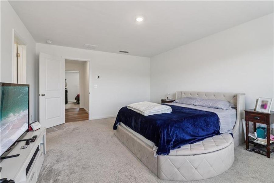 Furnished interior view inside a new home in , Gainesville (Image 6).