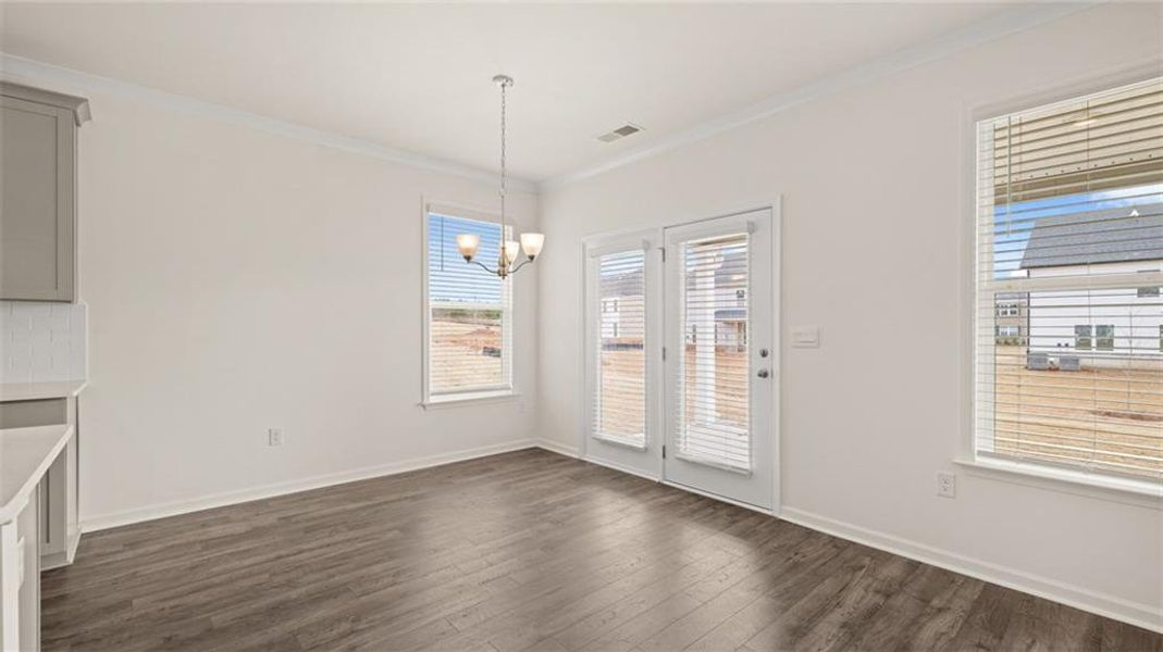 Spacious, unfurnished interior of a new home in Westland, Bogart (Image 11).