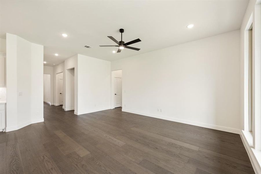 Spacious, unfurnished interior of a new home in Willow Wood Classic 50, McKinney (Image 22). Spacious, unfurnished interior of a new home in Willow Wood Classic 50, McKinney (Image 22).