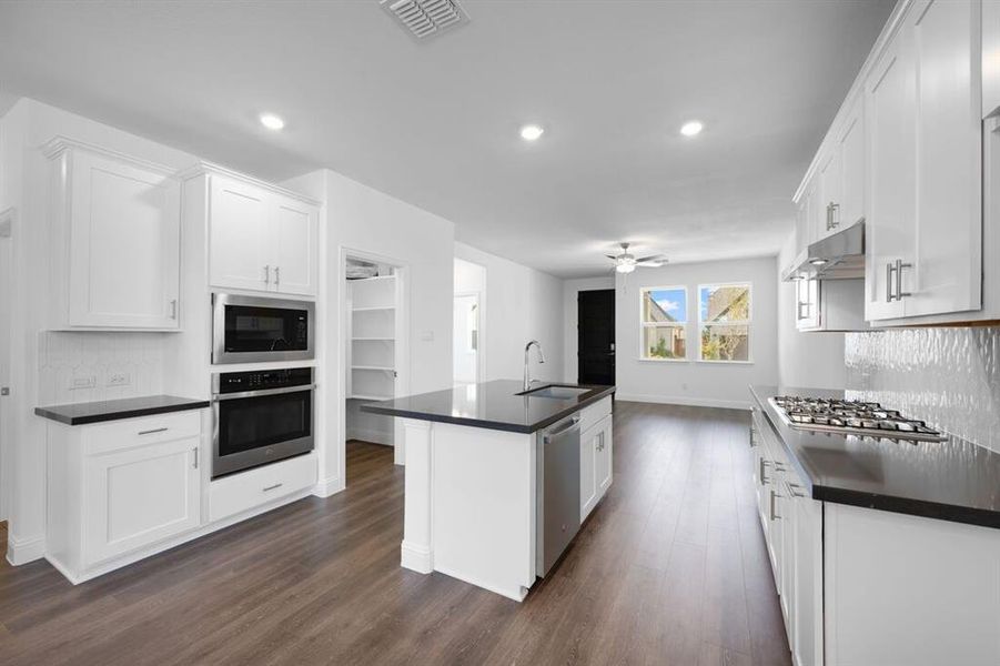 Furnished interior view inside a new home in North Sky Celina, Celina (Image 13). Furnished interior view inside a new home in North Sky Celina, Celina (Image 13).