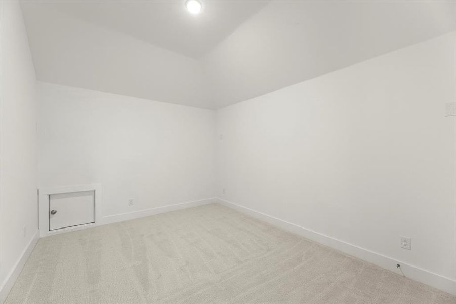 24. 2407 Parkway - Media