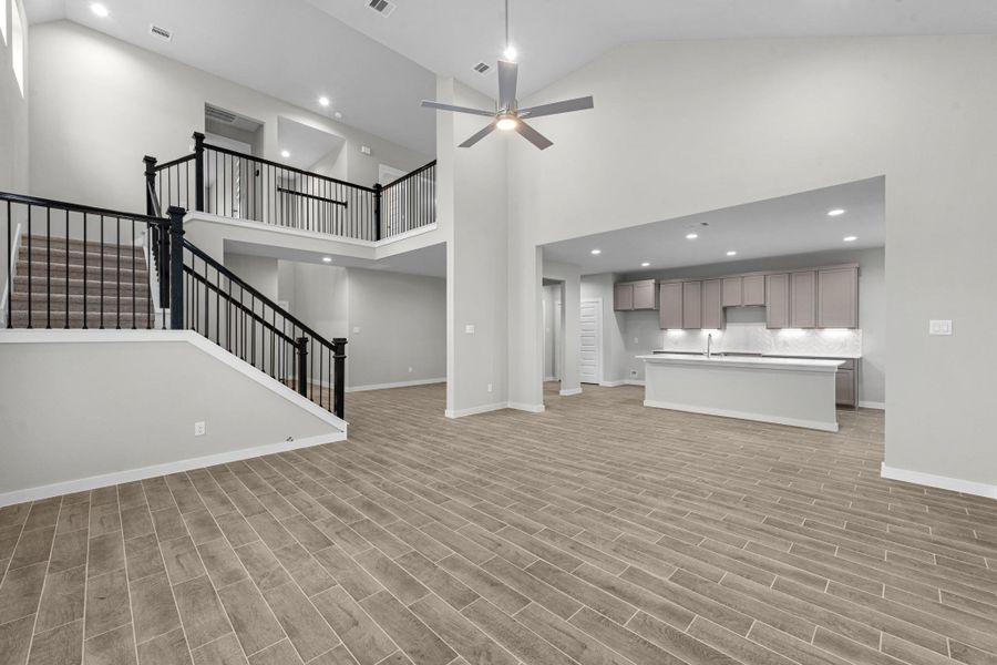 Spacious, unfurnished interior of a new home in Barton Creek Ranch, Conroe (Image 25). Spacious, unfurnished interior of a new home in Barton Creek Ranch, Conroe (Image 25).