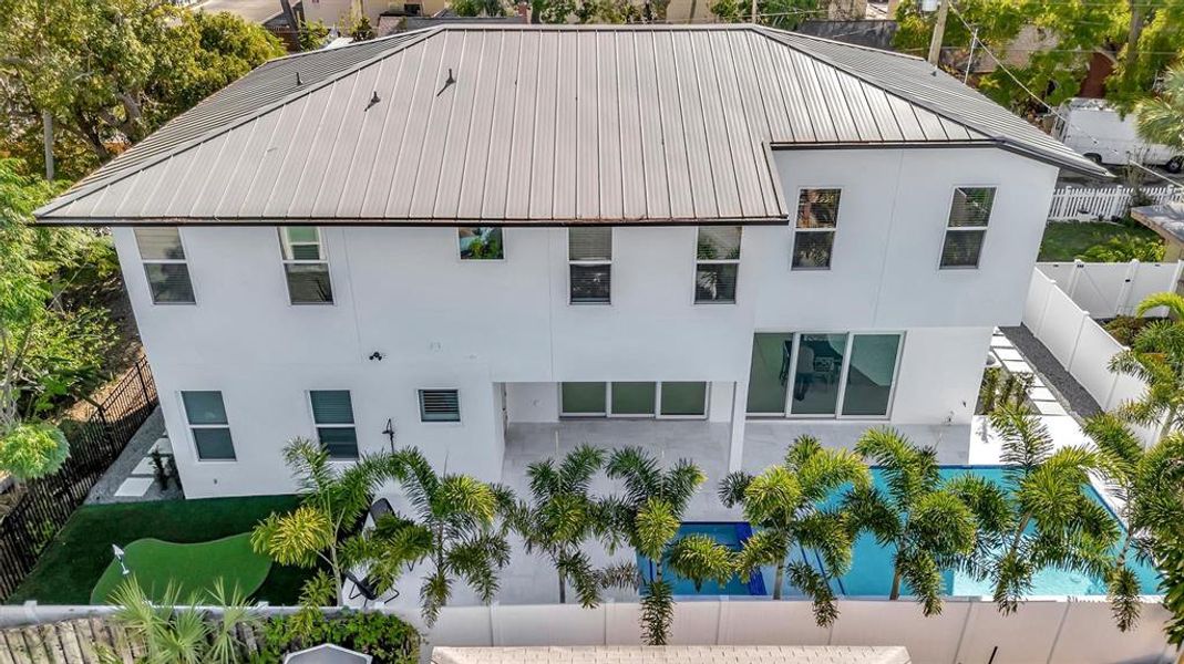 Exterior details and patio area of a home in , Sarasota (Image 28).