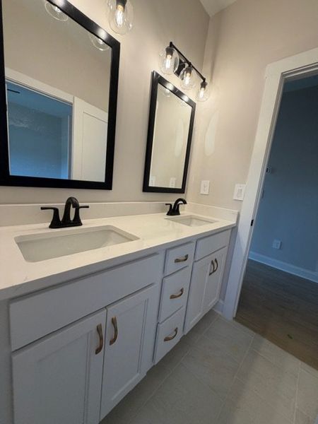 Furnished interior view inside a new home in Lakefield, Palmetto (Image 8).