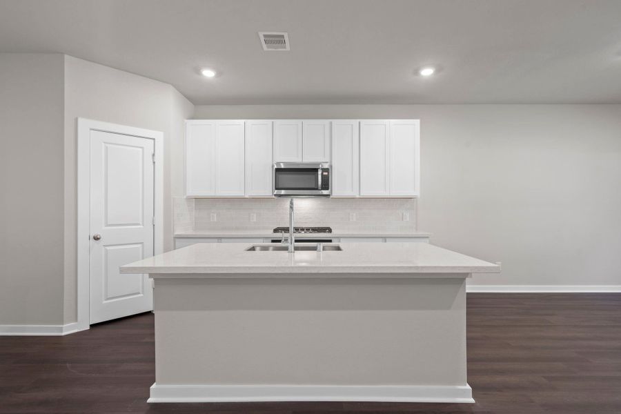 Furnished interior view inside a new home in Westridge Cove, Conroe (Image 7). Furnished interior view inside a new home in Westridge Cove, Conroe (Image 7).