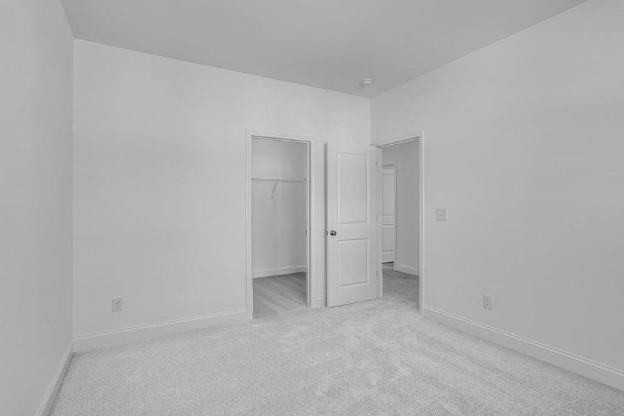 Spacious, unfurnished interior of a new home in Auburn Glen, Dacula (Image 31).