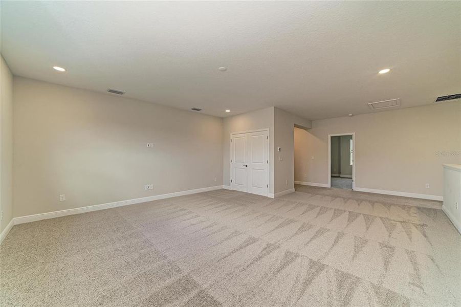 Spacious, unfurnished interior of a new home in North River Ranch, Parrish (Image 44).