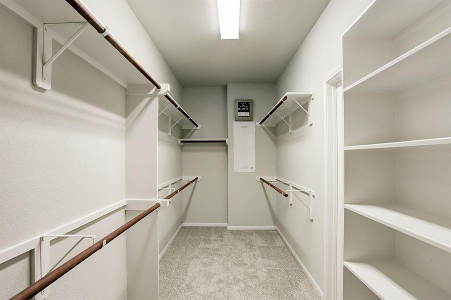 Huge walk-in closet in owner's suite (*Photo not of actual home and used for illustration purposes only.)