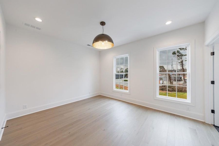 Spacious, unfurnished interior of a new home in , Alpharetta (Image 21).