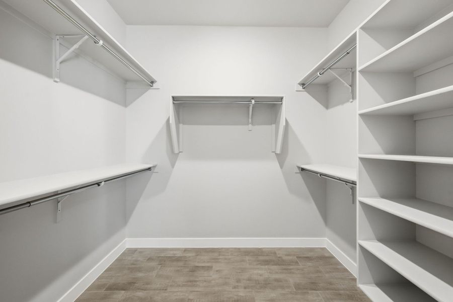 Spacious, unfurnished interior of a new home in Emerald Estates, El Paso (Image 20).