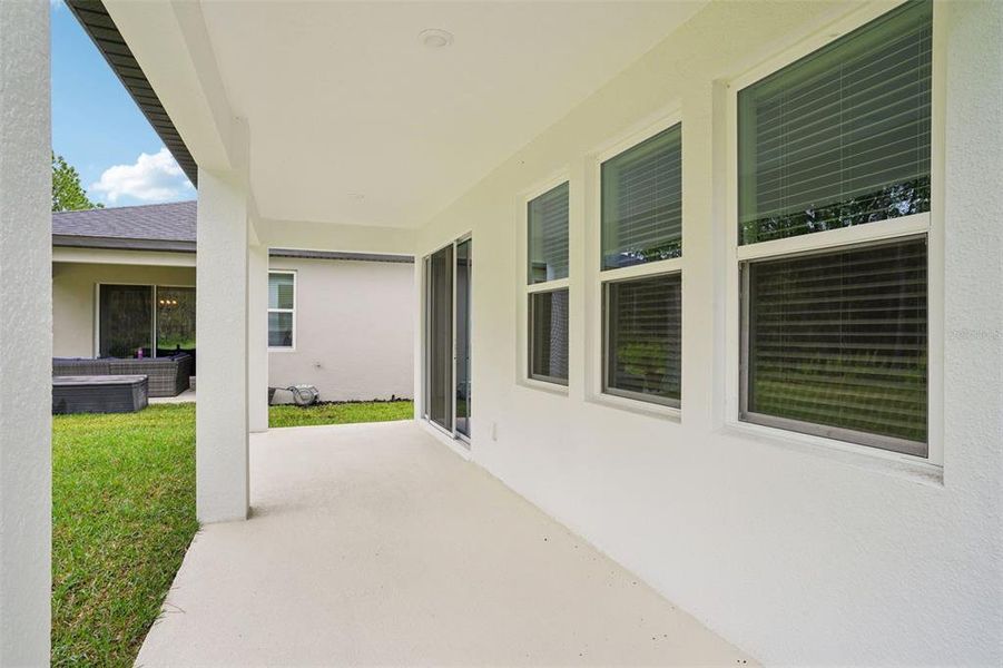 Exterior details and patio area of a home in , Ormond Beach (Image 4).