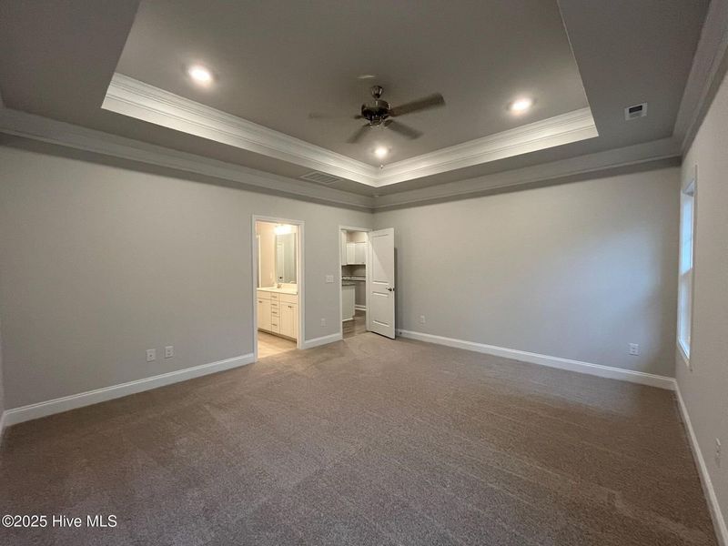 Spacious, unfurnished interior of a new home in Palmetto Creek, Bolivia (Image 18).