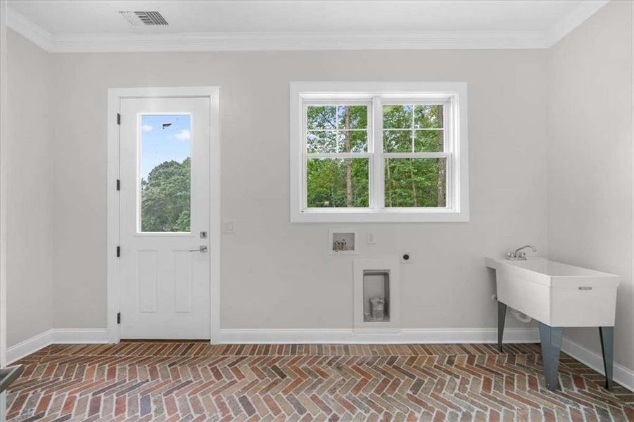 Spacious, unfurnished interior of a new home in , Cornelia (Image 69).