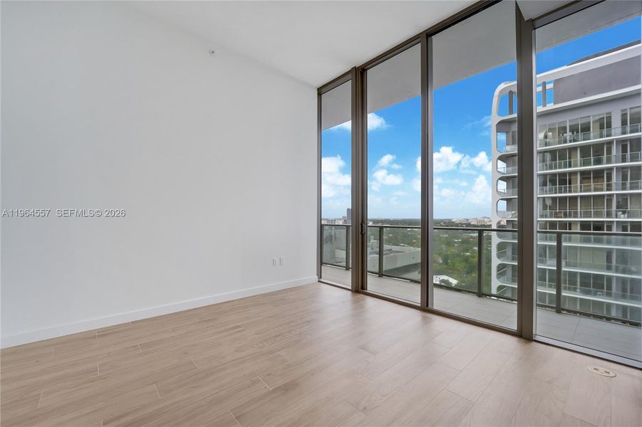 Spacious, unfurnished interior of a new home in Mr. C Residences, Miami (Image 10).