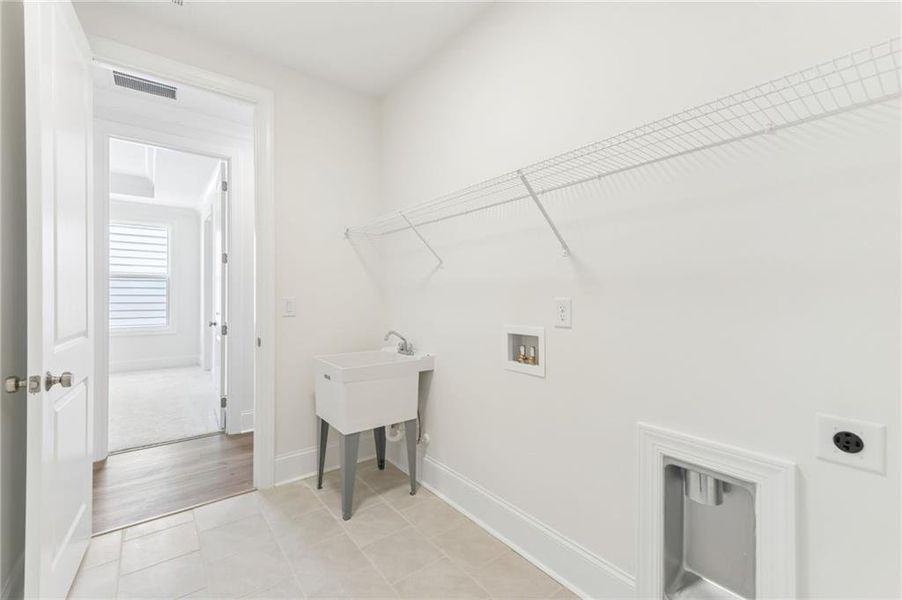 Spacious, unfurnished interior of a new home in Aberdeen, Hoschton (Image 15).