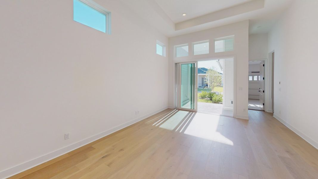 Spacious, unfurnished interior of a new home in Seven Pines, Jacksonville (Image 10).