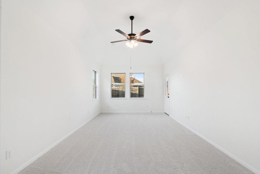 Spacious owner's suite (*Photo not of actual home and used for illustration purposes only.)