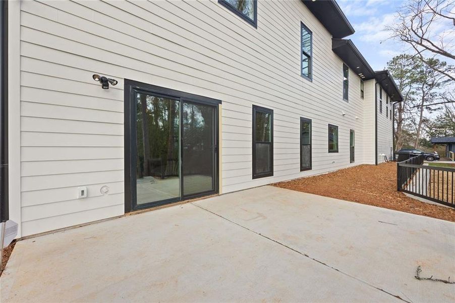Exterior details and patio area of a home in , Decatur (Image 3).